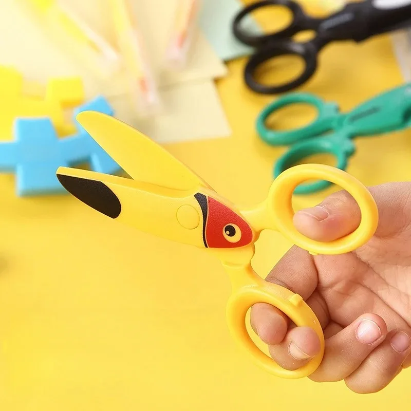 Kids Plastic Scissors Cartoon  - đánh giá và giá Art Craft Using Paper
