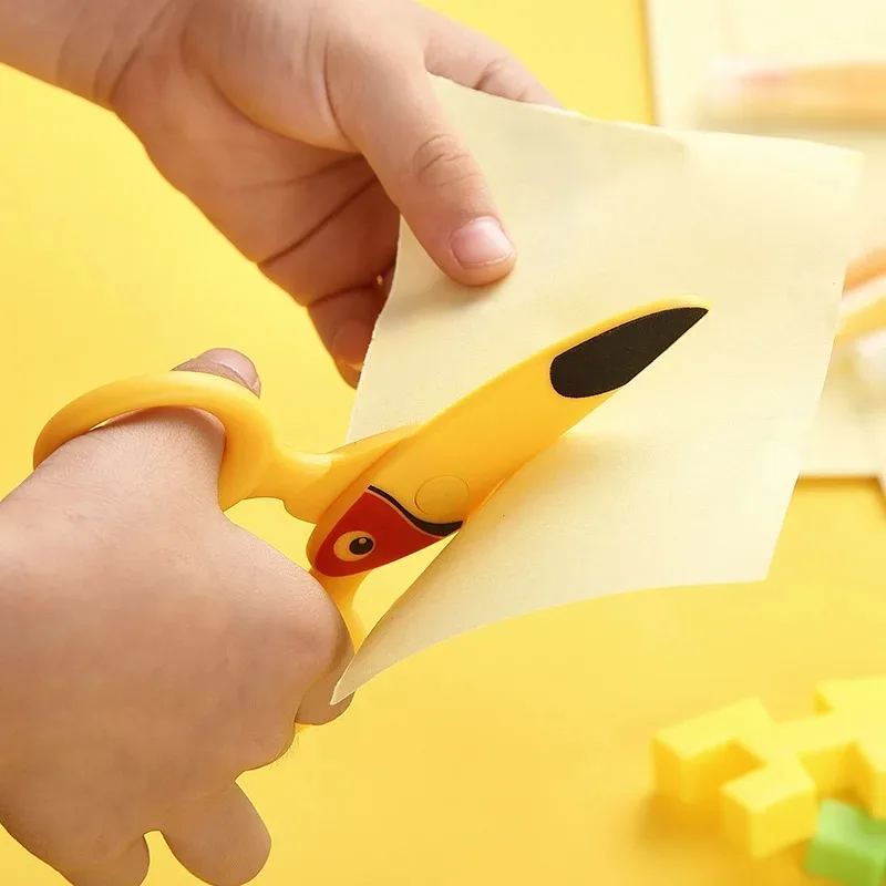 Kids Plastic Scissors Cartoon  - đánh giá và giá Art Craft Using Paper